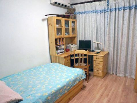 Chinese Homestay bedroom in Shanghai