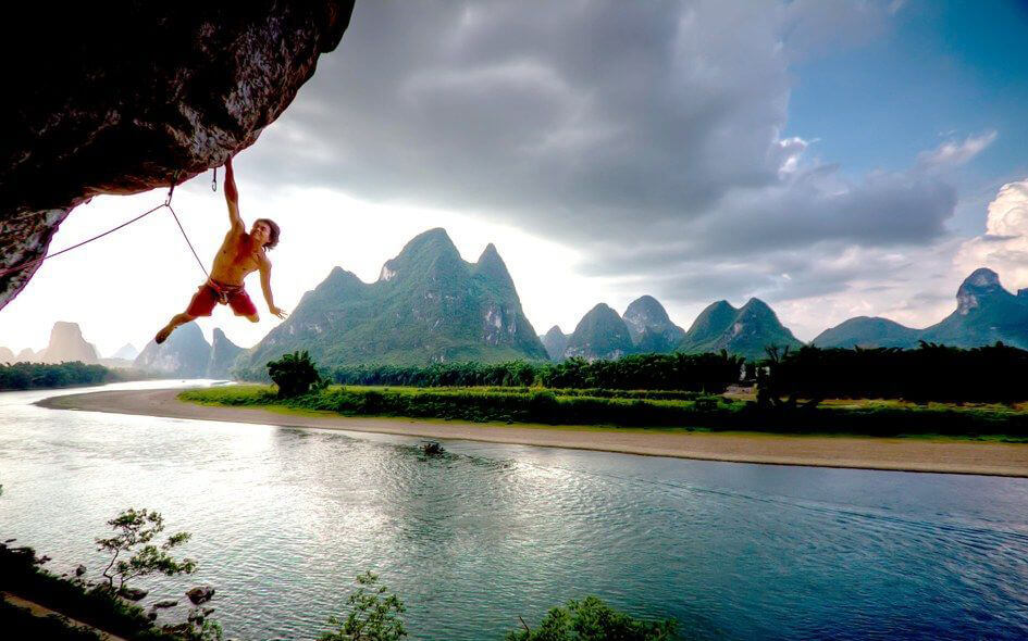 Guangxi Province: Rock climbing in Yangshuo