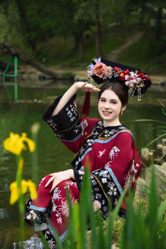 LTL Chengde || Student Lia in traditional Chinese clothing