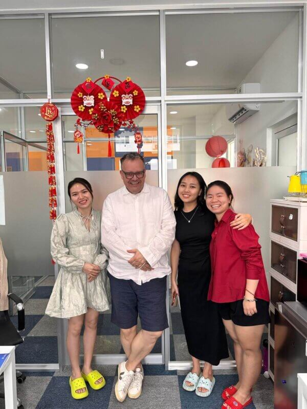 LTL Saigon || Saigon team with Agents