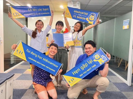LTL Saigon || Students and staff